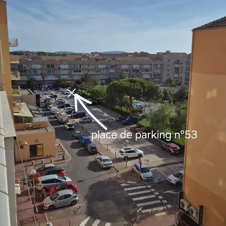 Apartment Port De 4 Personnes Et Parking Hyeres